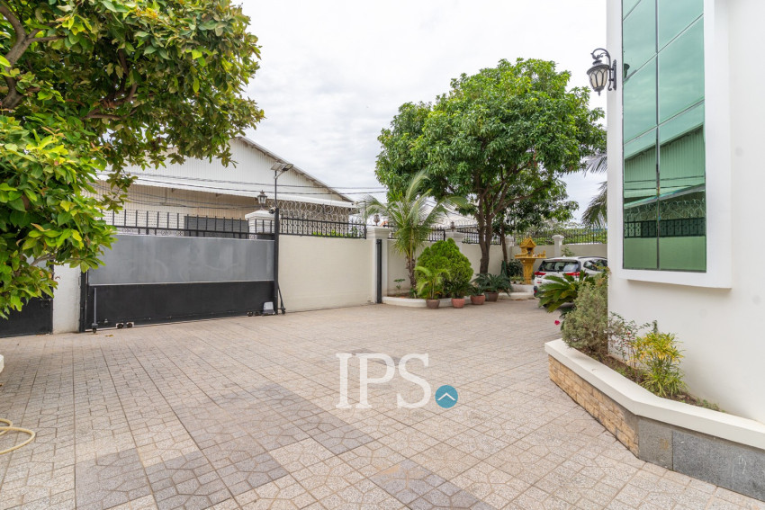 6 Bedroom Villa For Rent - Russey Keo, Phnom Penh
