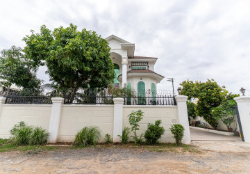 6 Bedroom Villa For Rent - Russey Keo, Phnom Penh thumbnail