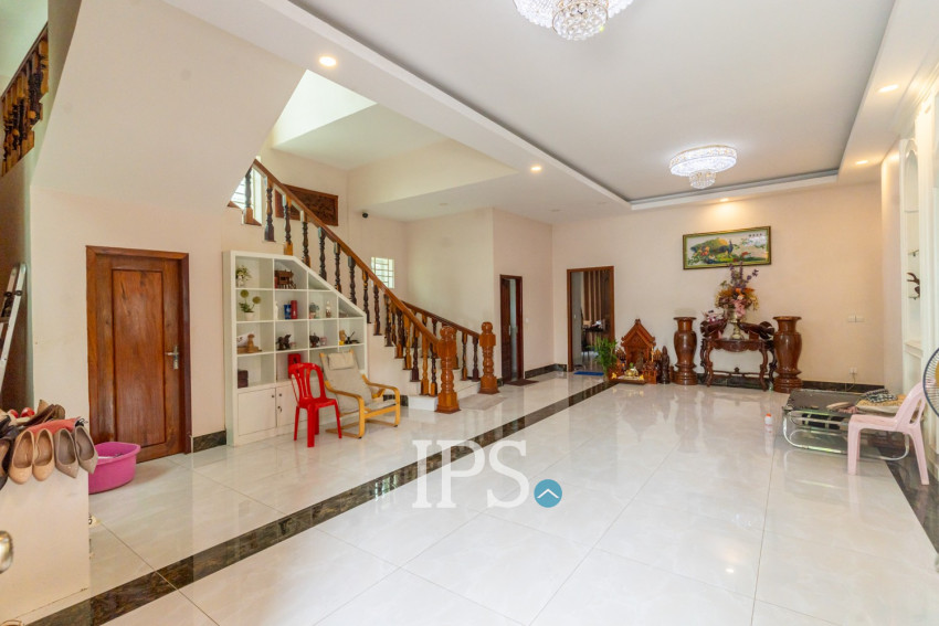 6 Bedroom Villa For Rent - Russey Keo, Phnom Penh