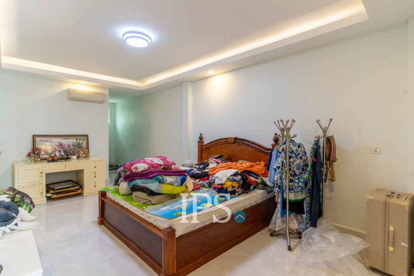 6 Bedroom Villa For Rent - Russey Keo, Phnom Penh