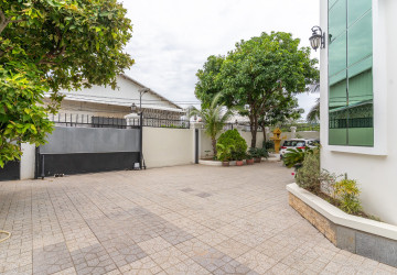6 Bedroom Villa For Rent - Russey Keo, Phnom Penh thumbnail