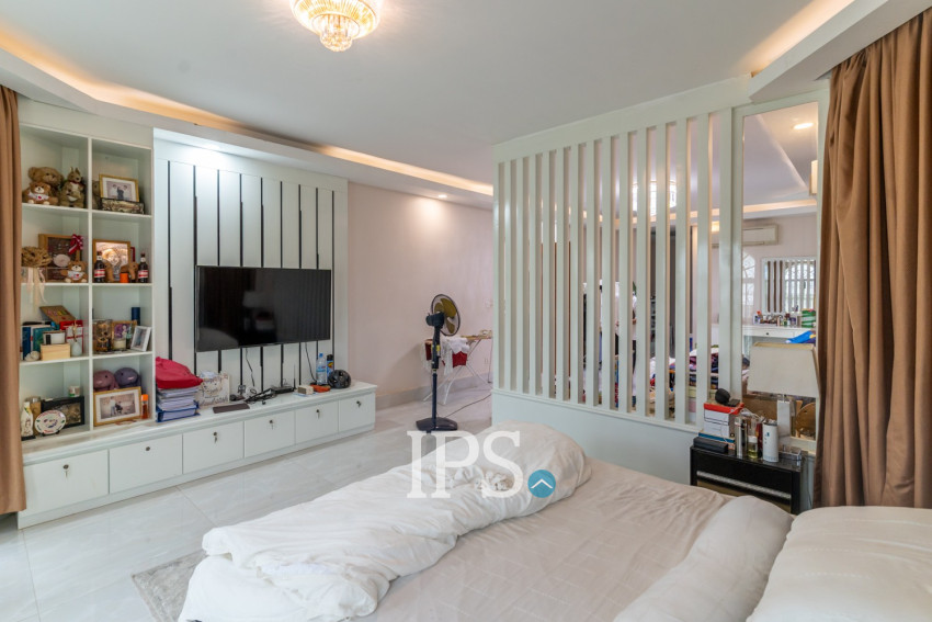 6 Bedroom Villa For Rent - Russey Keo, Phnom Penh