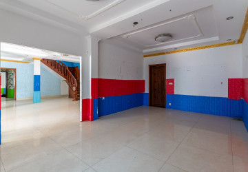 9 Bedroom Commercial Villa For Rent - Boeung Kak 2, Phnom Penh thumbnail