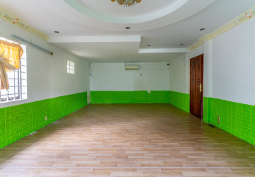 9 Bedroom Commercial Villa For Rent - Boeung Kak 2, Phnom Penh thumbnail