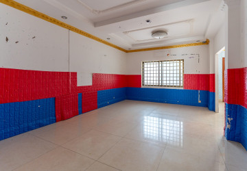 9 Bedroom Commercial Villa For Rent - Boeung Kak 2, Phnom Penh thumbnail