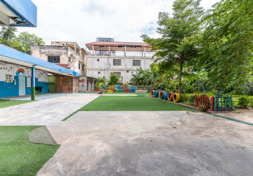 9 Bedroom Commercial Villa For Rent - Boeung Kak 2, Phnom Penh thumbnail