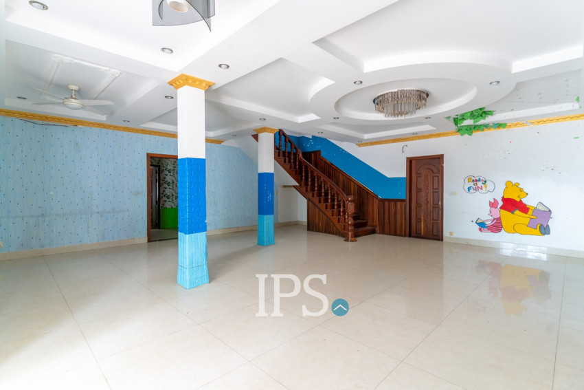 9 Bedroom Commercial Villa For Rent - Boeung Kak 2, Phnom Penh
