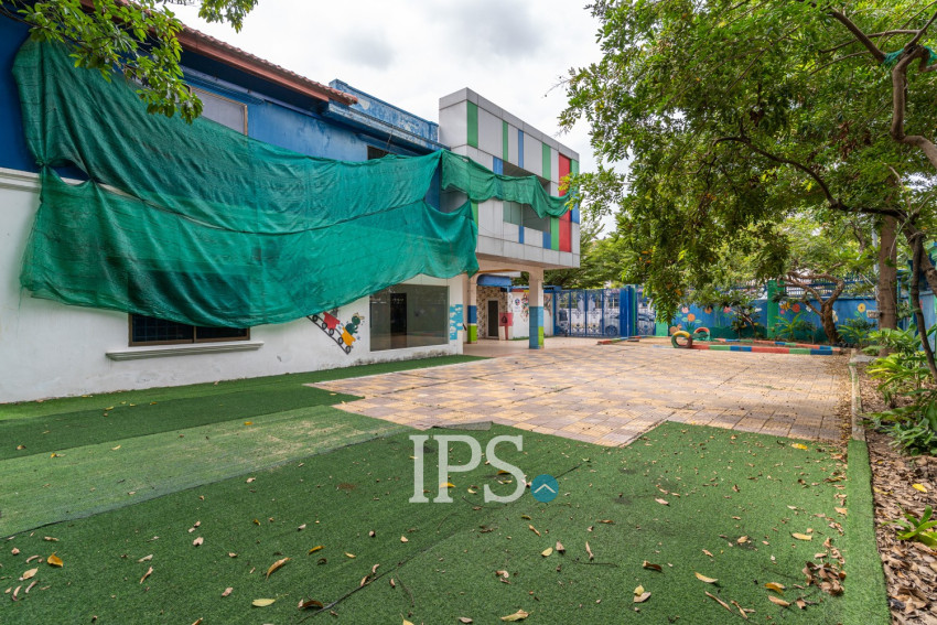 9 Bedroom Commercial Villa For Rent - Boeung Kak 2, Phnom Penh