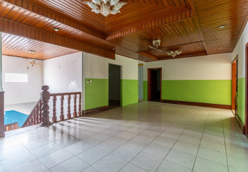 9 Bedroom Commercial Villa For Rent - Boeung Kak 2, Phnom Penh thumbnail