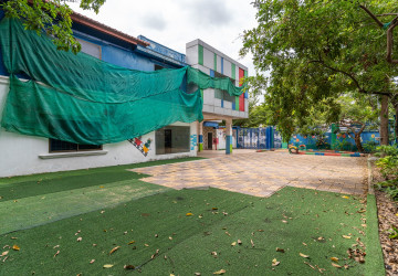 9 Bedroom Commercial Villa For Rent - Boeung Kak 2, Phnom Penh thumbnail