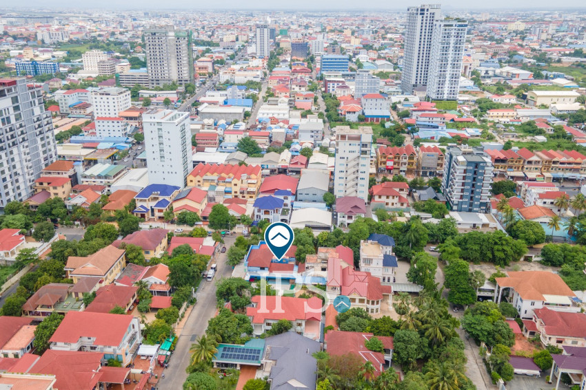 9 Bedroom Commercial Villa For Rent - Boeung Kak 2, Phnom Penh