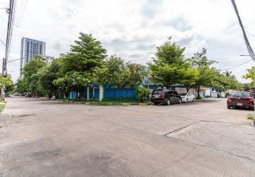9 Bedroom Commercial Villa For Rent - Boeung Kak 2, Phnom Penh thumbnail