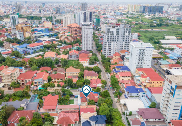 9 Bedroom Commercial Villa For Rent - Boeung Kak 2, Phnom Penh thumbnail