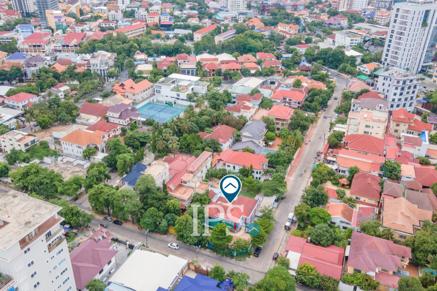 9 Bedroom Commercial Villa For Rent - Boeung Kak 2, Phnom Penh