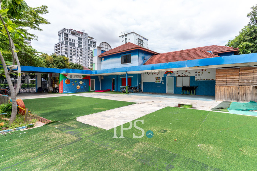 9 Bedroom Commercial Villa For Rent - Boeung Kak 2, Phnom Penh