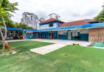 9 Bedroom Commercial Villa For Rent - Boeung Kak 2, Phnom Penh thumbnail