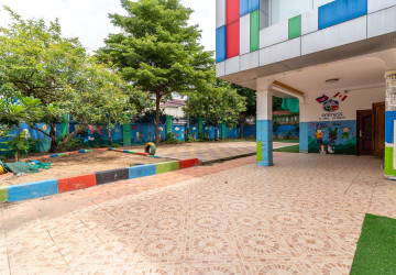 9 Bedroom Commercial Villa For Rent - Boeung Kak 2, Phnom Penh thumbnail