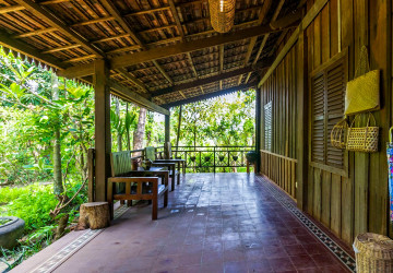 4 Unit Wooden House and Restaurant For Rent - Kandaek, Prasat Bakong, Siem Reap thumbnail