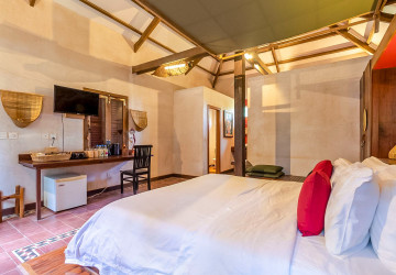 4 Unit Wooden House and Restaurant For Rent - Kandaek, Prasat Bakong, Siem Reap thumbnail