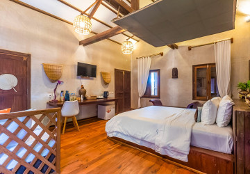 4 Unit Wooden House and Restaurant For Rent - Kandaek, Prasat Bakong, Siem Reap thumbnail