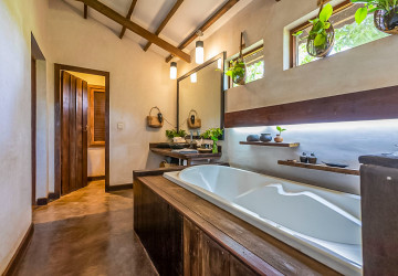 4 Unit Wooden House and Restaurant For Rent - Kandaek, Prasat Bakong, Siem Reap thumbnail