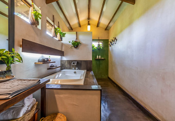 4 Unit Wooden House and Restaurant For Rent - Kandaek, Prasat Bakong, Siem Reap thumbnail