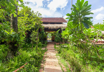 4 Unit Wooden House and Restaurant For Rent - Kandaek, Prasat Bakong, Siem Reap thumbnail