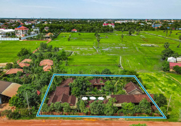 4 Unit Wooden House and Restaurant For Rent - Kandaek, Prasat Bakong, Siem Reap thumbnail