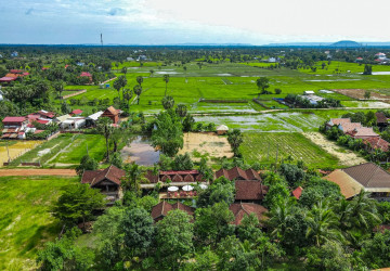 4 Unit Wooden House and Restaurant For Rent - Kandaek, Prasat Bakong, Siem Reap thumbnail