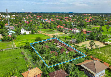 4 Unit Wooden House and Restaurant For Rent - Kandaek, Prasat Bakong, Siem Reap thumbnail