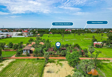 4 Unit Wooden House and Restaurant For Rent - Kandaek, Prasat Bakong, Siem Reap thumbnail