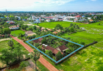 4 Unit Wooden House and Restaurant For Rent - Kandaek, Prasat Bakong, Siem Reap thumbnail