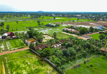 4 Unit Wooden House and Restaurant For Rent - Kandaek, Prasat Bakong, Siem Reap thumbnail