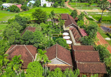 4 Unit Wooden House and Restaurant For Rent - Kandaek, Prasat Bakong, Siem Reap thumbnail