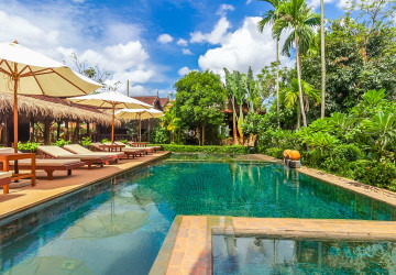 4 Unit Wooden House and Restaurant For Rent - Kandaek, Prasat Bakong, Siem Reap thumbnail