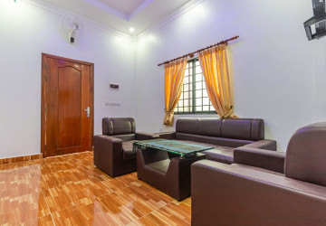 2 Bedroom House For Rent - Sangkat Siem Reap, Siem Reap thumbnail