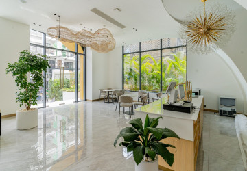 2 Bedroom Serviced Apartment For Rent - Tonle Bassac, Phnom Penh thumbnail