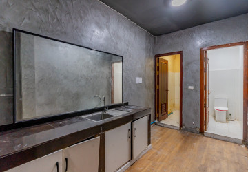 480 Sqm Retail Space For Rent - BKK1, Phnom Penh thumbnail