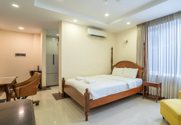 44 Sqm Studio Serviced Apartment For Rent - BKK 1, Phnom Penh thumbnail