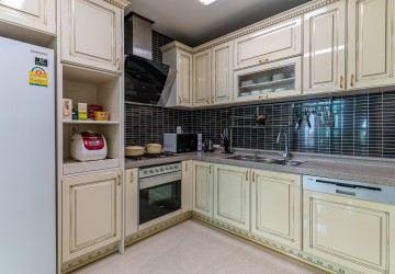 4 Bedroom Penthouse  For Sale - DeCastle Royal, BKK1, Phnom Penh thumbnail