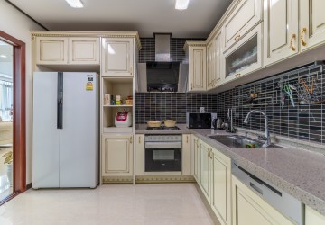 4 Bedroom Penthouse  For Sale - DeCastle Royal, BKK1, Phnom Penh thumbnail