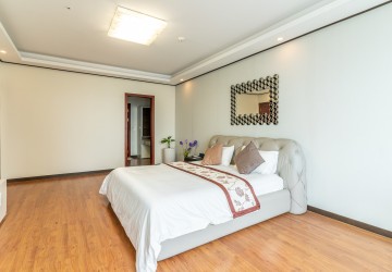4 Bedroom Penthouse  For Sale - DeCastle Royal, BKK1, Phnom Penh thumbnail