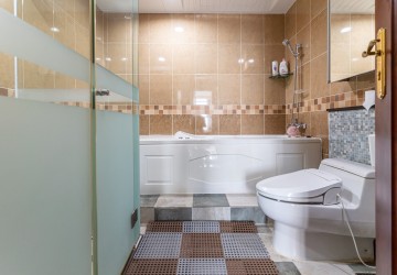 4 Bedroom Penthouse  For Sale - DeCastle Royal, BKK1, Phnom Penh thumbnail