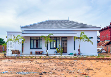 3 Bedroom Villa For Rent - Sangkat Siem Reap, Siem Reap thumbnail