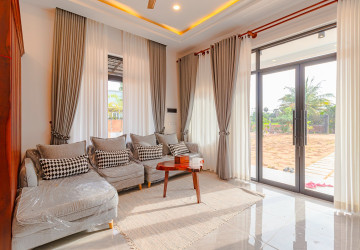 3 Bedroom Villa For Rent - Sangkat Siem Reap, Siem Reap thumbnail