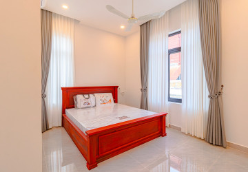 3 Bedroom Villa For Rent - Sangkat Siem Reap, Siem Reap thumbnail