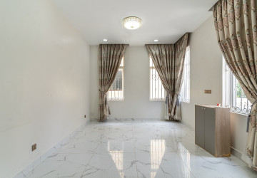 5 Bedroom Commercial Villa For Rent - Boeung Kak 1, Phnom Penh thumbnail
