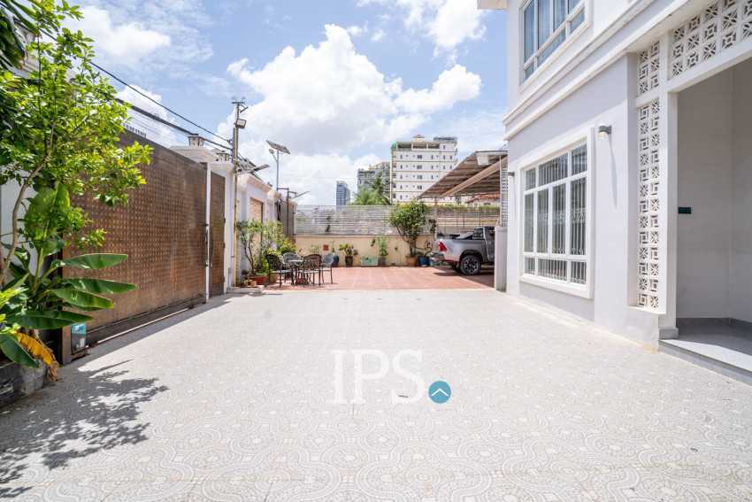5 Bedroom Commercial Villa For Rent - Boeung Kak 1, Phnom Penh