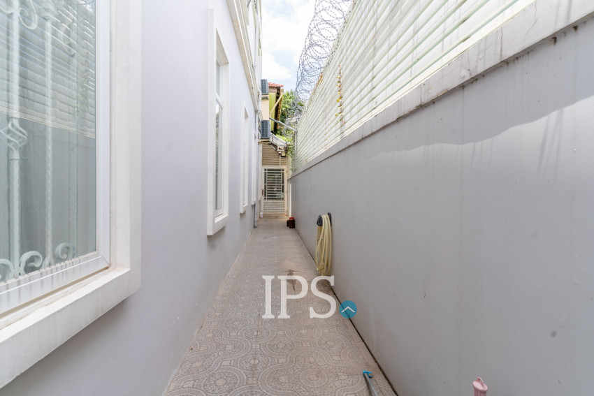 5 Bedroom Commercial Villa For Rent - Boeung Kak 1, Phnom Penh