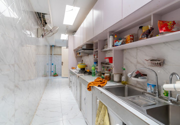 5 Bedroom Commercial Villa For Rent - Boeung Kak 1, Phnom Penh thumbnail